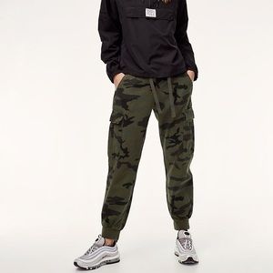 NWOT Aritzia camo joggers